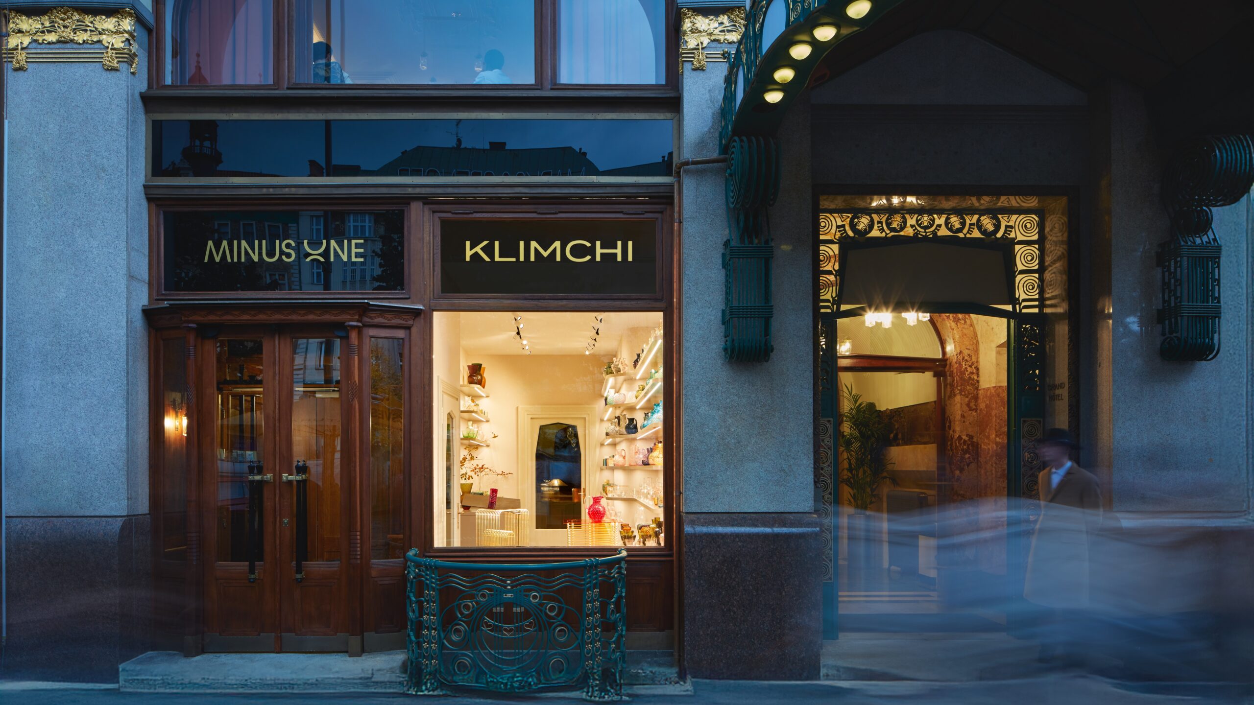 Klimchi Boutique v hotelu W Prague na Václavském náměstí v Praze. Design interiéru obchodu Sarah Myslíková ve spolupráci s Františkem Jungvirtem. Fotografie Peter Fabo.